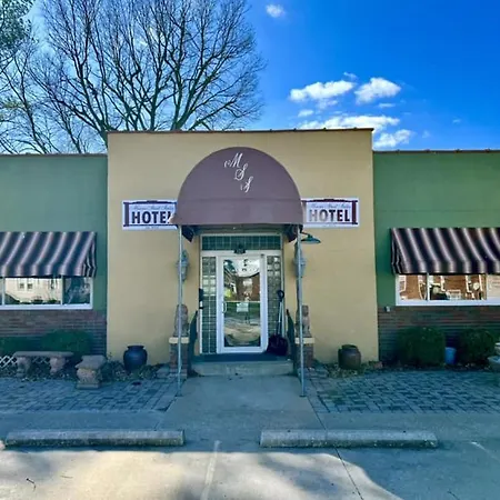 Monroe Street Suites