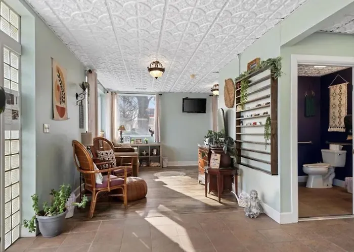Monroe Street Hotel