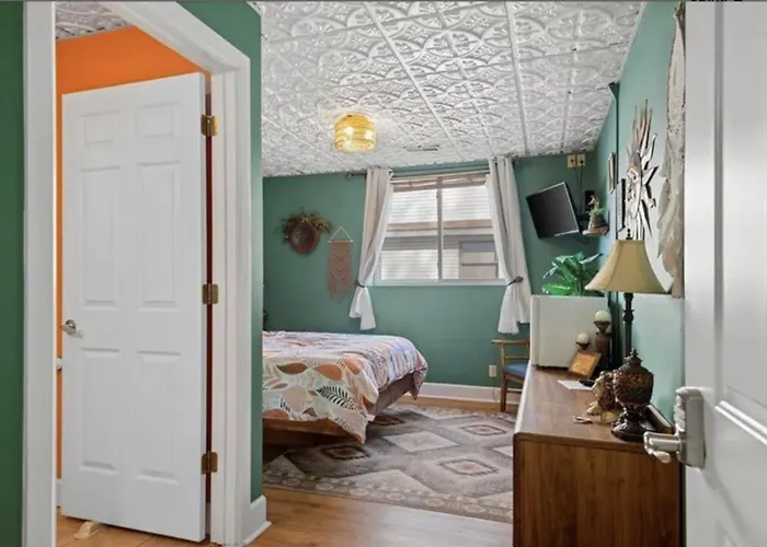 Monroe Street Hotel 2*