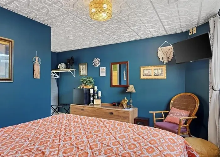 Monroe Street Hotel Pittsfield