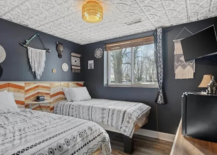 Monroe Street Hotel Pittsfield