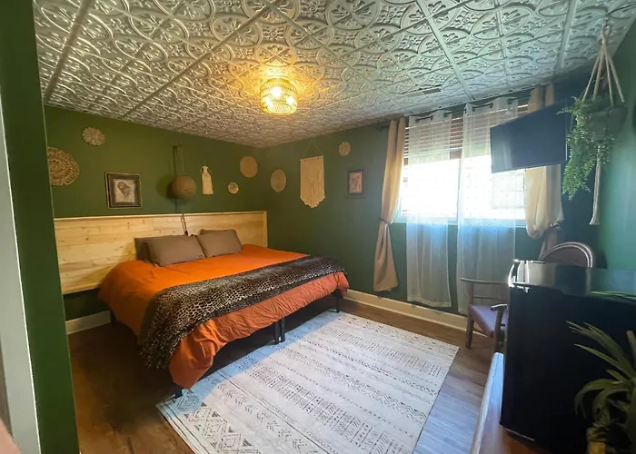 Monroe Street Hotel 2*